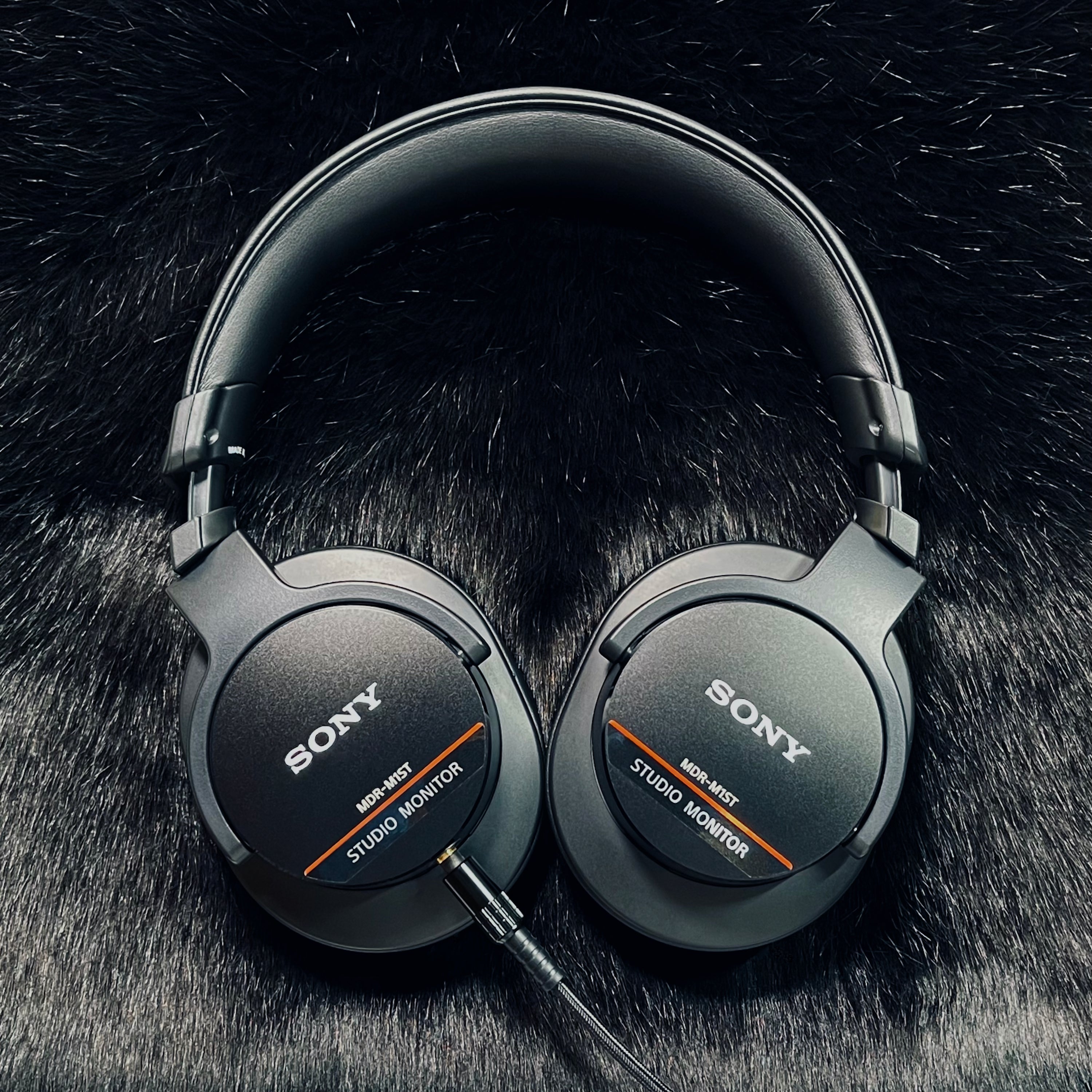 ・MDR-MV1 ・MUC-S12NB1 Sony MDR-MV1 Open-back Headphones | Sweetwater